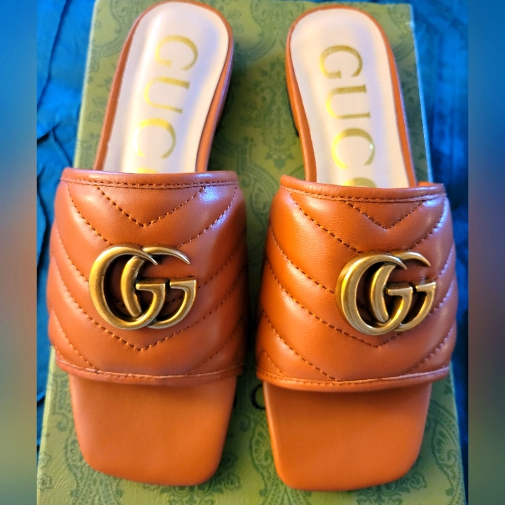 Gucci Women's Slide w/ Double G